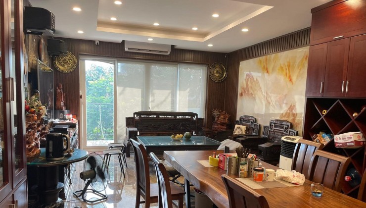 Bán biệt thự đẳng cấp vip khu Dịch Vọng, vỉa hè ô tô tránh kinh doanh, 145m2, 45 tỷ, mặt tiền 10m